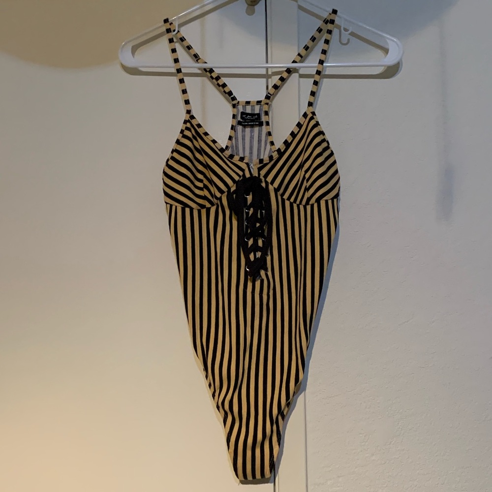 NWT Urban Outfitters Yellow & Black Bodysuit